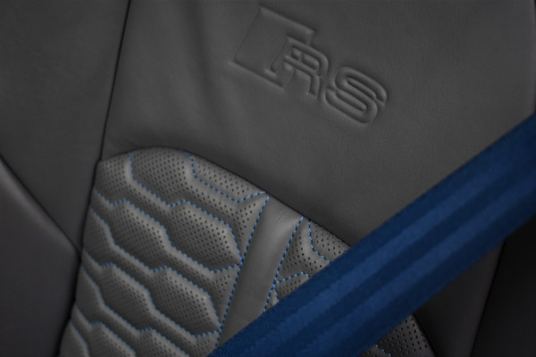 Audi RS6 Avant 4.0 TFSI quattro Dyn+ B&O-high Carbon Pano Ceramic HUD Alc-hemel Softclose Stoelvent Audi RS6 Avant 4.0 TFSI quattro Dyn+ B&O-high Carbon Pano Ceramic HUD Alc-hemel Softclose Stoelvent