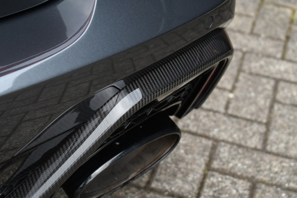 Audi RS6 Avant 4.0 TFSI quattro Dyn+ B&O-high Carbon Pano Ceramic HUD Alc-hemel Softclose Stoelvent Audi RS6 Avant 4.0 TFSI quattro Dyn+ B&O-high Carbon Pano Ceramic HUD Alc-hemel Softclose Stoelvent