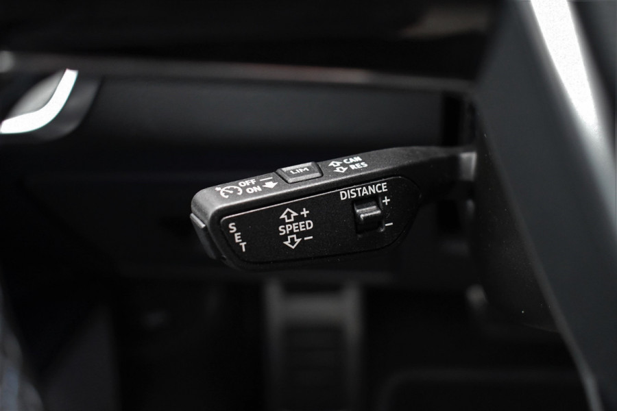 Audi RS6 Avant 4.0 TFSI quattro Dyn+ B&O-high Carbon Pano Ceramic HUD Alc-hemel Softclose Stoelvent Audi RS6 Avant 4.0 TFSI quattro Dyn+ B&O-high Carbon Pano Ceramic HUD Alc-hemel Softclose Stoelvent