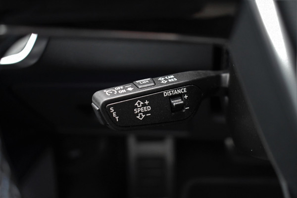 Audi RS6 Avant 4.0 TFSI quattro Dyn+ B&O-high Carbon Pano Ceramic HUD Alc-hemel Softclose Stoelvent Audi RS6 Avant 4.0 TFSI quattro Dyn+ B&O-high Carbon Pano Ceramic HUD Alc-hemel Softclose Stoelvent