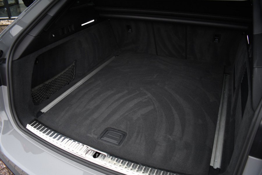 Audi RS6 Avant 4.0 TFSI quattro Dyn+ B&O-high Carbon Pano Ceramic HUD Alc-hemel Softclose Stoelvent Audi RS6 Avant 4.0 TFSI quattro Dyn+ B&O-high Carbon Pano Ceramic HUD Alc-hemel Softclose Stoelvent