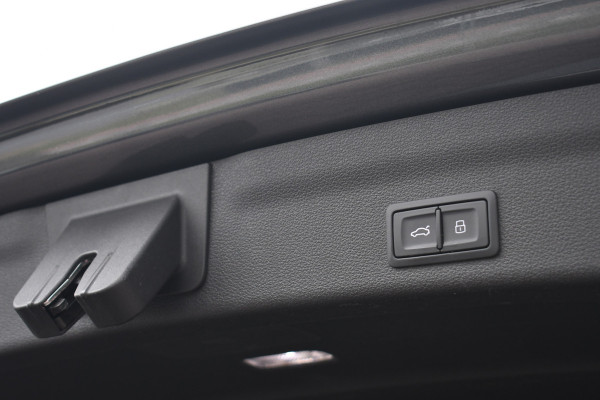 Audi RS6 Avant 4.0 TFSI quattro Dyn+ B&O-high Carbon Pano Ceramic HUD Alc-hemel Softclose Stoelvent Audi RS6 Avant 4.0 TFSI quattro Dyn+ B&O-high Carbon Pano Ceramic HUD Alc-hemel Softclose Stoelvent