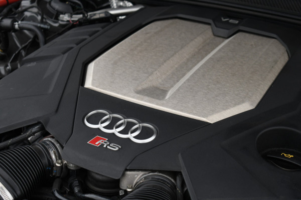 Audi RS6 Avant 4.0 TFSI quattro Dyn+ B&O-high Carbon Pano Ceramic HUD Alc-hemel Softclose Stoelvent Audi RS6 Avant 4.0 TFSI quattro Dyn+ B&O-high Carbon Pano Ceramic HUD Alc-hemel Softclose Stoelvent