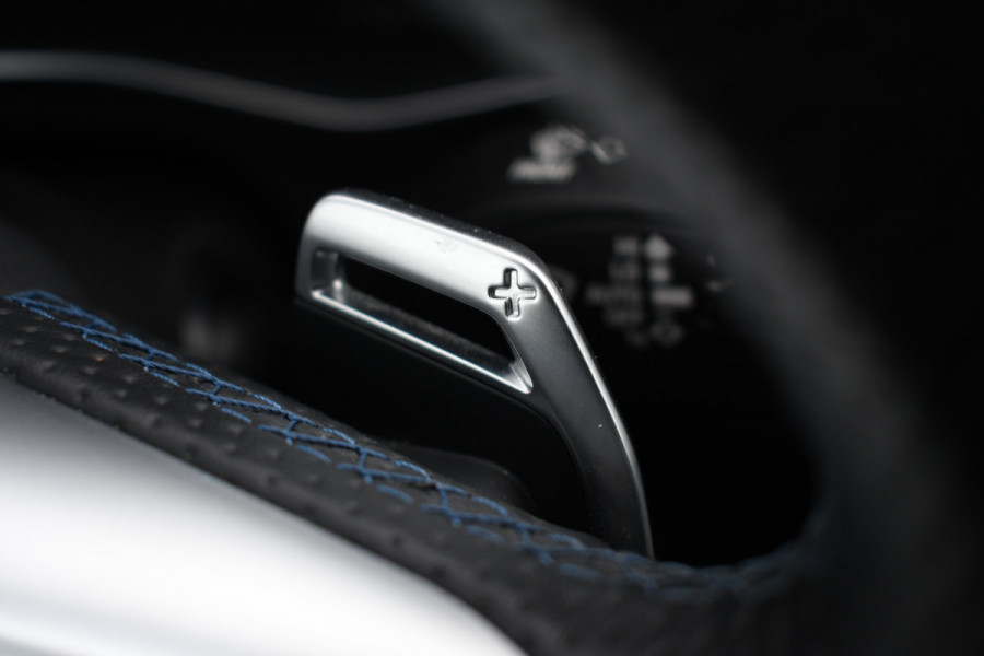 Audi RS6 Avant 4.0 TFSI quattro Dyn+ B&O-high Carbon Pano Ceramic HUD Alc-hemel Softclose Stoelvent Audi RS6 Avant 4.0 TFSI quattro Dyn+ B&O-high Carbon Pano Ceramic HUD Alc-hemel Softclose Stoelvent