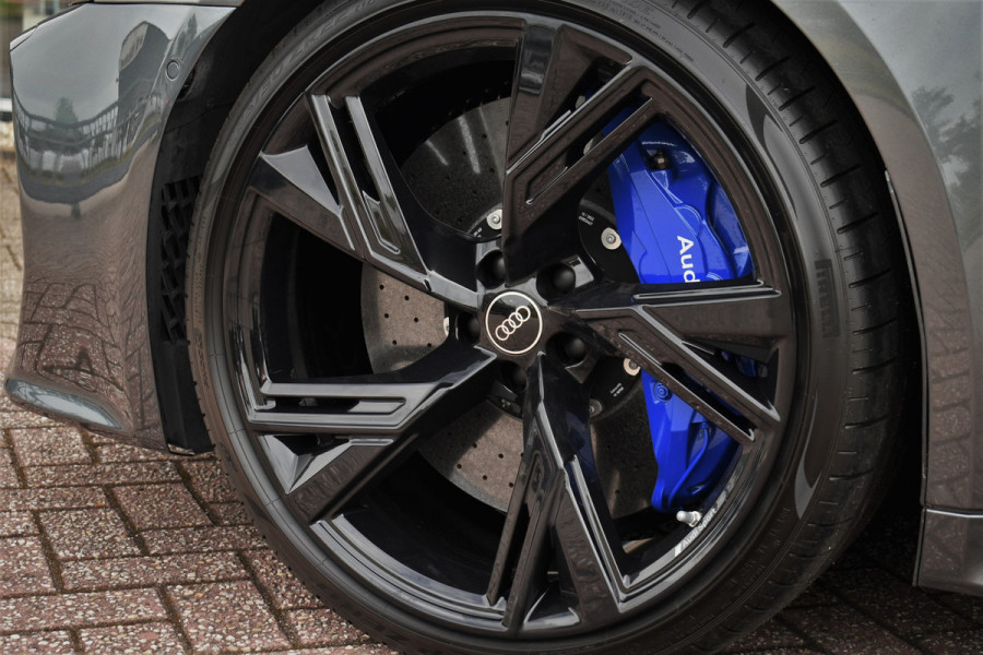 Audi RS6 Avant 4.0 TFSI quattro Dyn+ B&O-high Carbon Pano Ceramic HUD Alc-hemel Softclose Stoelvent Audi RS6 Avant 4.0 TFSI quattro Dyn+ B&O-high Carbon Pano Ceramic HUD Alc-hemel Softclose Stoelvent