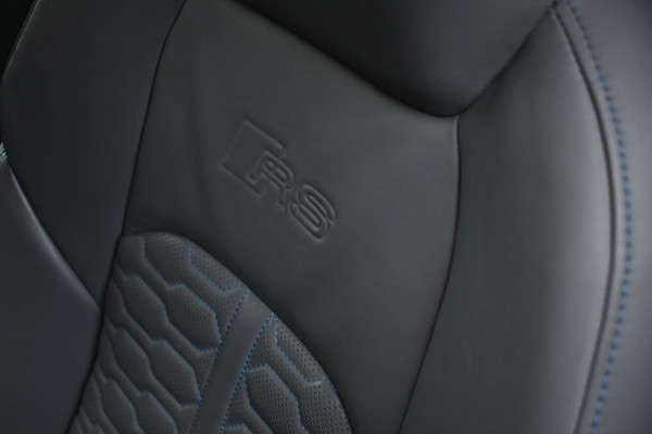 Audi RS6 Avant 4.0 TFSI quattro Dyn+ B&O-high Carbon Pano Ceramic HUD Alc-hemel Softclose Stoelvent Audi RS6 Avant 4.0 TFSI quattro Dyn+ B&O-high Carbon Pano Ceramic HUD Alc-hemel Softclose Stoelvent