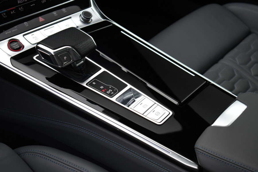 Audi RS6 Avant 4.0 TFSI quattro Dyn+ B&O-high Carbon Pano Ceramic HUD Alc-hemel Softclose Stoelvent Audi RS6 Avant 4.0 TFSI quattro Dyn+ B&O-high Carbon Pano Ceramic HUD Alc-hemel Softclose Stoelvent