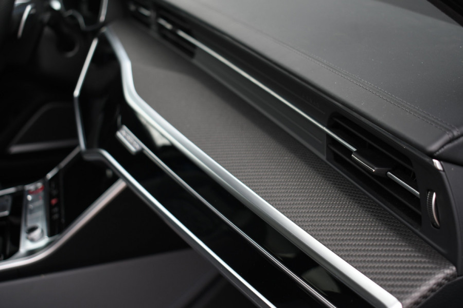Audi RS6 Avant 4.0 TFSI quattro Dyn+ B&O-high Carbon Pano Ceramic HUD Alc-hemel Softclose Stoelvent Audi RS6 Avant 4.0 TFSI quattro Dyn+ B&O-high Carbon Pano Ceramic HUD Alc-hemel Softclose Stoelvent