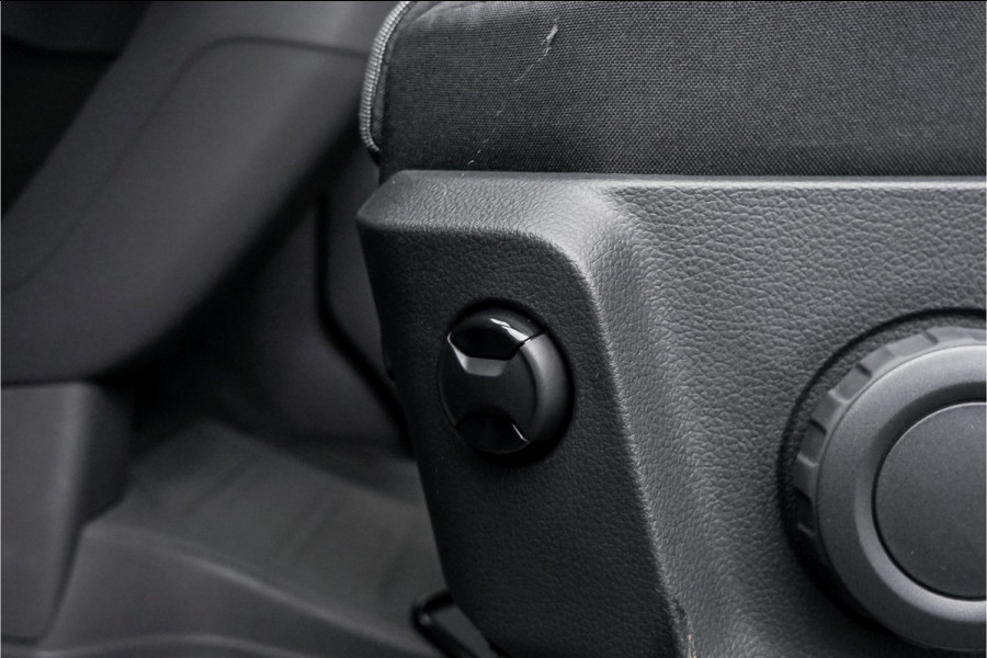 Volkswagen Crafter 35 2.0 TDI L3H2 ACC Dubbel Schuifdeur BPM Vrij Facelift LED Volkswagen Crafter 35 2.0 TDI L3H2 ACC Dubbel Schuifdeur BPM Vrij Facelift LED