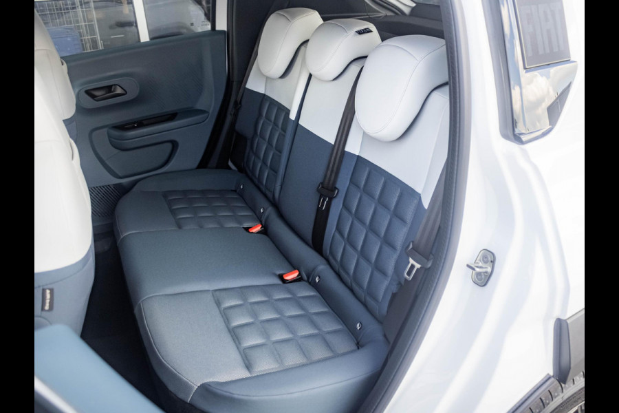 Fiat Grande Panda La Prima 11 kW 44 kWh | Uit voorraad leverbaar | Clima | Cruise | Camera | Apple Carplay | 17" | Navi | Winter Pack