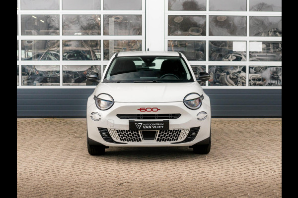 Fiat 600E RED 54 kWh | Uit voorraad leverbaar | 17% Bijtelling | Mega scherpe Prijs | Gratis Wallbox