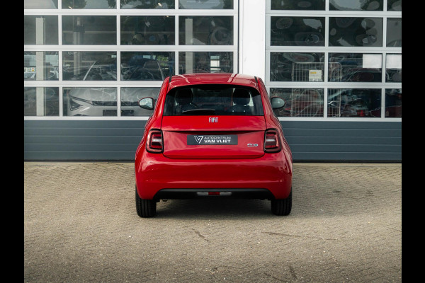 Fiat 500E 42 kWh | Uit voorraad leverbaar | 17% Bijtelling| Clima | Cruise | Apple Carplay