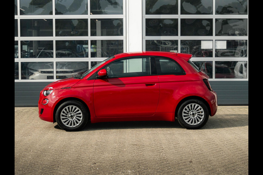 Fiat 500E 42 kWh | Uit voorraad leverbaar | 17% Bijtelling| Clima | Cruise | Apple Carplay