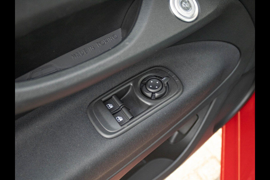 Fiat 500E 42 kWh | Uit voorraad leverbaar | 17% Bijtelling| Clima | Cruise | Apple Carplay