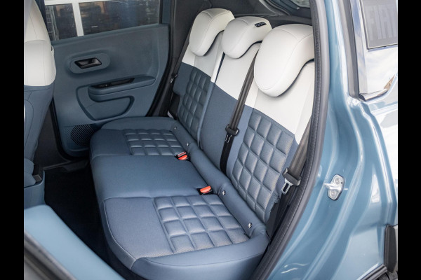 Fiat Grande Panda La Prima 7.4 kW 44 kWh | Uit voorraad leverbaar | Clima | Cruise | Camera | Apple Carplay | 17" | Navi | Winter Pack