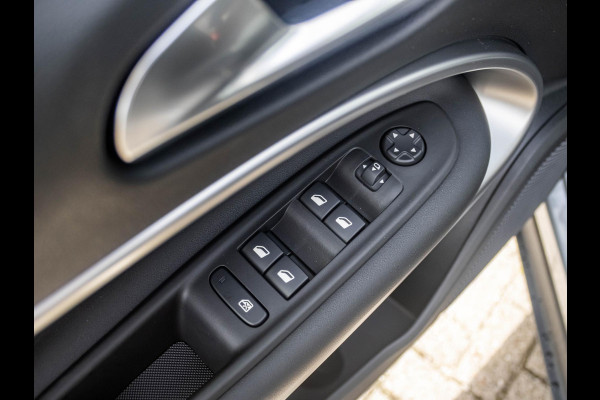 Jeep Avenger 1.2 e-Hybrid Summit | Winter Pack | Schuif/Kanteldak | Infotaiment&Convenience Pack | Bicolore