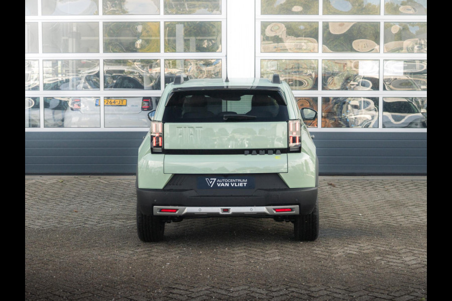 Fiat Grande Panda La Prima 7.4 kW 44 kWh | Uit voorraad leverbaar | Clima | Cruise | Camera | Apple Carplay | 17" | Navi | Winter Pack
