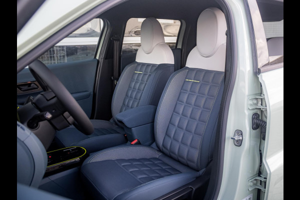 Fiat Grande Panda La Prima 7.4 kW 44 kWh | Uit voorraad leverbaar | Clima | Cruise | Camera | Apple Carplay | 17" | Navi | Winter Pack