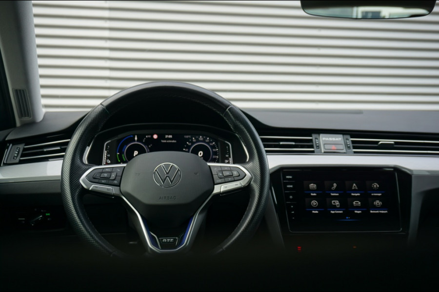 Volkswagen Passat Variant 218PK PHEV GTE ADAPTIVE | NAVI | MASSAGESTOEL | VIRT. COCKPIT! Volkswagen Passat Variant 218PK PHEV GTE ADAPTIVE | NAVI | MASSAGESTOEL | VIRT. COCKPIT!