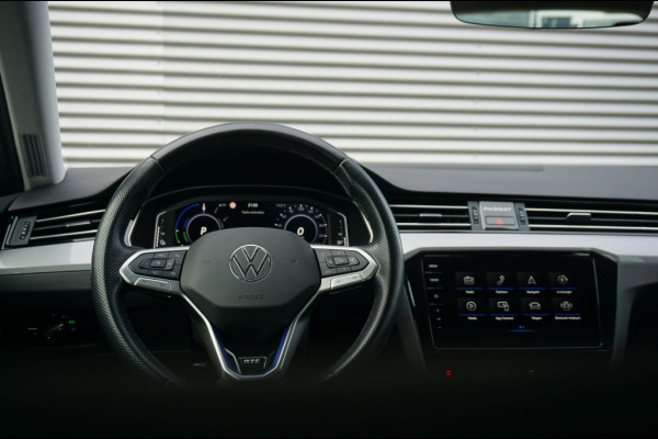Volkswagen Passat Variant 218PK PHEV GTE ADAPTIVE | NAVI | MASSAGESTOEL | VIRT. COCKPIT! Volkswagen Passat Variant 218PK PHEV GTE ADAPTIVE | NAVI | MASSAGESTOEL | VIRT. COCKPIT!