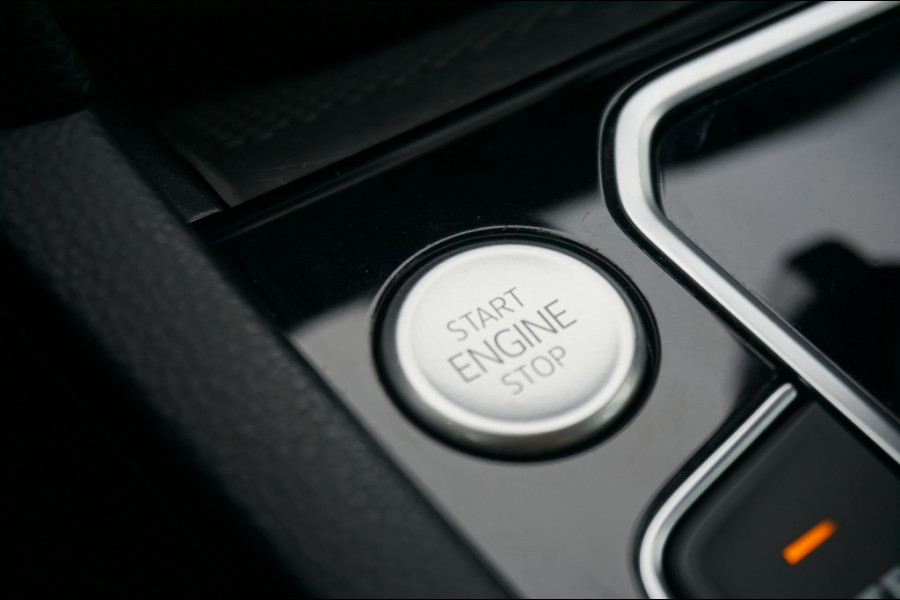 Volkswagen Passat Variant 218PK PHEV GTE ADAPTIVE | NAVI | MASSAGESTOEL | VIRT. COCKPIT! Volkswagen Passat Variant 218PK PHEV GTE ADAPTIVE | NAVI | MASSAGESTOEL | VIRT. COCKPIT!