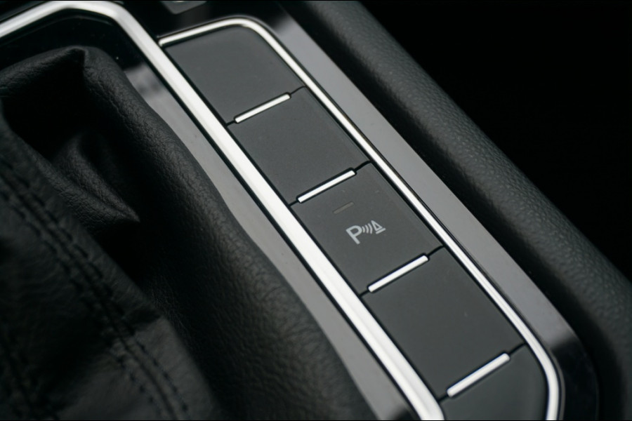 Volkswagen Passat Variant 218PK PHEV GTE ADAPTIVE | NAVI | MASSAGESTOEL | VIRT. COCKPIT! Volkswagen Passat Variant 218PK PHEV GTE ADAPTIVE | NAVI | MASSAGESTOEL | VIRT. COCKPIT!