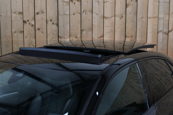 Audi RS3 Limousine 2.5 TFSI Quattro *Pano*RS-Stoelen*B&O*Camera*Keyless* Audi RS3 Limousine 2.5 TFSI Quattro *Pano*RS-Stoelen*B&O*Camera*Keyless*
