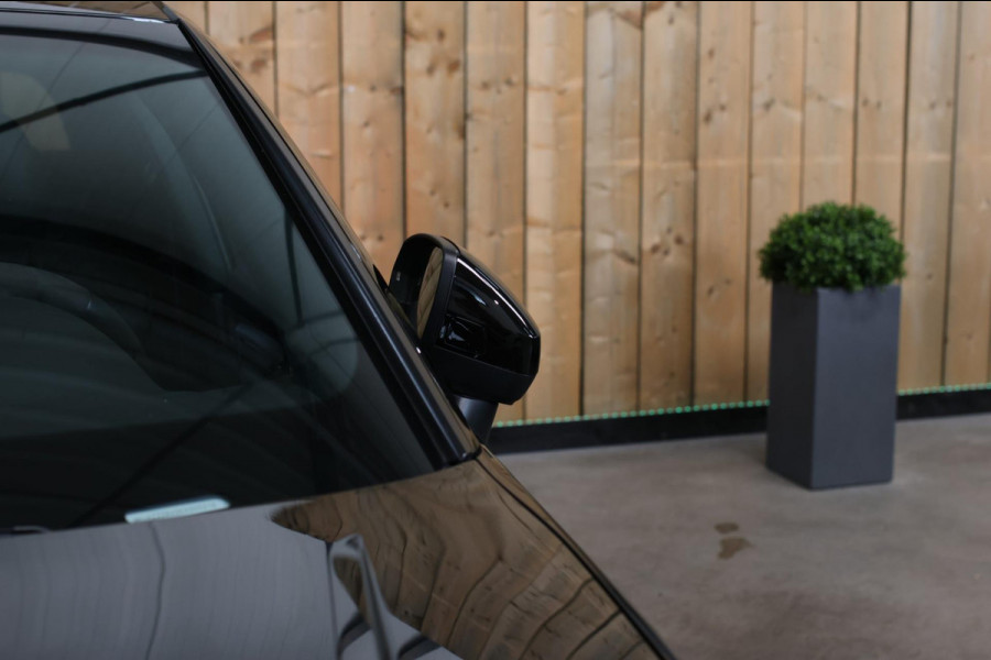 Audi RS3 Limousine 2.5 TFSI Quattro *Pano*RS-Stoelen*B&O*Camera*Keyless* Audi RS3 Limousine 2.5 TFSI Quattro *Pano*RS-Stoelen*B&O*Camera*Keyless*