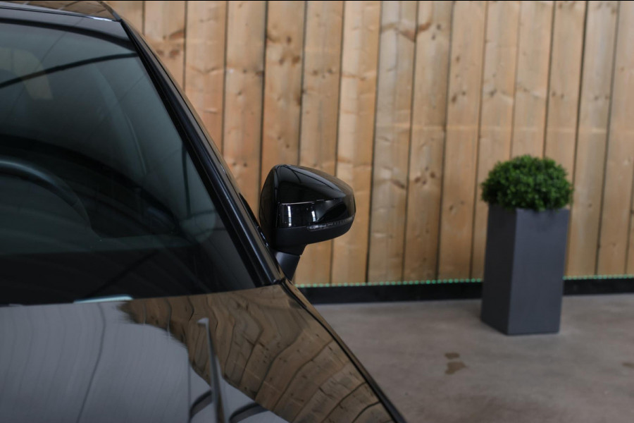 Audi RS3 Limousine 2.5 TFSI Quattro *Pano*RS-Stoelen*B&O*Camera*Keyless* Audi RS3 Limousine 2.5 TFSI Quattro *Pano*RS-Stoelen*B&O*Camera*Keyless*