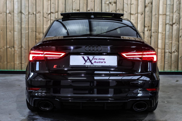 Audi RS3 Limousine 2.5 TFSI Quattro *Pano*RS-Stoelen*B&O*Camera*Keyless* Audi RS3 Limousine 2.5 TFSI Quattro *Pano*RS-Stoelen*B&O*Camera*Keyless*