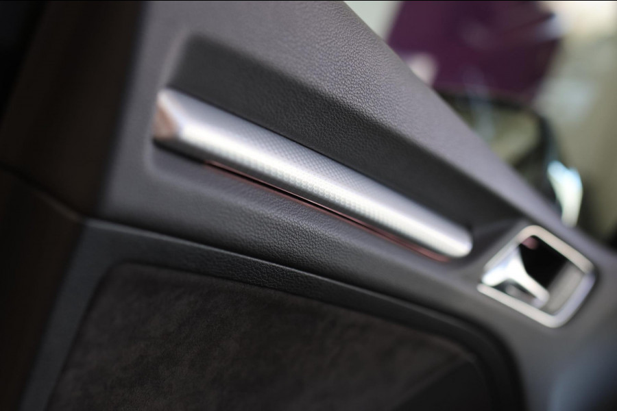 Audi RS3 Limousine 2.5 TFSI Quattro *Pano*RS-Stoelen*B&O*Camera*Keyless* Audi RS3 Limousine 2.5 TFSI Quattro *Pano*RS-Stoelen*B&O*Camera*Keyless*