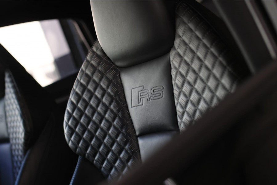Audi RS3 Limousine 2.5 TFSI Quattro *Pano*RS-Stoelen*B&O*Camera*Keyless* Audi RS3 Limousine 2.5 TFSI Quattro *Pano*RS-Stoelen*B&O*Camera*Keyless*