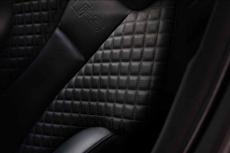 Audi RS3 Limousine 2.5 TFSI Quattro *Pano*RS-Stoelen*B&O*Camera*Keyless* Audi RS3 Limousine 2.5 TFSI Quattro *Pano*RS-Stoelen*B&O*Camera*Keyless*