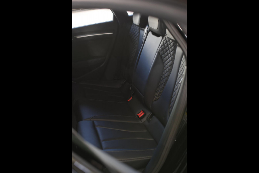 Audi RS3 Limousine 2.5 TFSI Quattro *Pano*RS-Stoelen*B&O*Camera*Keyless* Audi RS3 Limousine 2.5 TFSI Quattro *Pano*RS-Stoelen*B&O*Camera*Keyless*