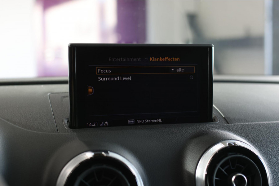 Audi RS3 Limousine 2.5 TFSI Quattro *Pano*RS-Stoelen*B&O*Camera*Keyless* Audi RS3 Limousine 2.5 TFSI Quattro *Pano*RS-Stoelen*B&O*Camera*Keyless*