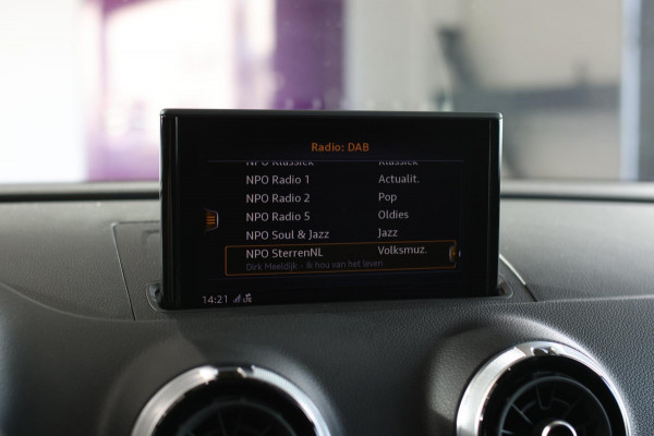 Audi RS3 Limousine 2.5 TFSI Quattro *Pano*RS-Stoelen*B&O*Camera*Keyless* Audi RS3 Limousine 2.5 TFSI Quattro *Pano*RS-Stoelen*B&O*Camera*Keyless*