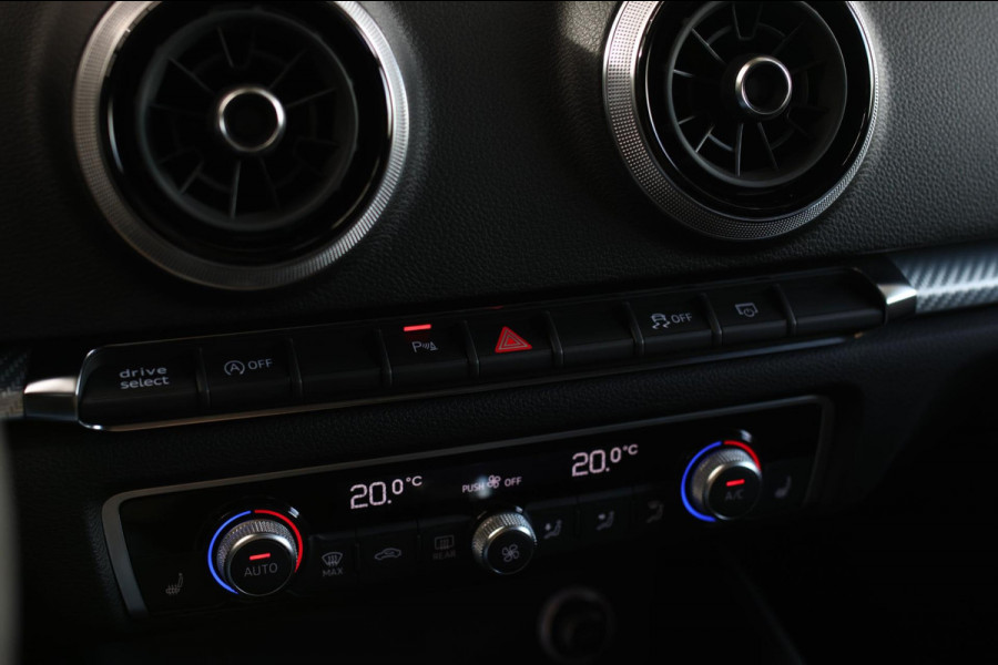 Audi RS3 Limousine 2.5 TFSI Quattro *Pano*RS-Stoelen*B&O*Camera*Keyless* Audi RS3 Limousine 2.5 TFSI Quattro *Pano*RS-Stoelen*B&O*Camera*Keyless*