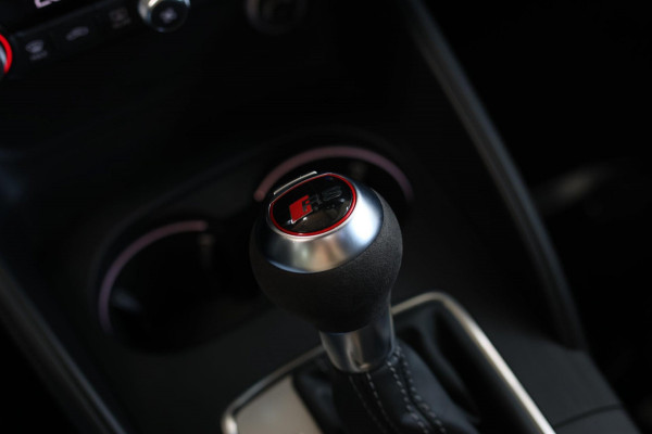 Audi RS3 Limousine 2.5 TFSI Quattro *Pano*RS-Stoelen*B&O*Camera*Keyless* Audi RS3 Limousine 2.5 TFSI Quattro *Pano*RS-Stoelen*B&O*Camera*Keyless*