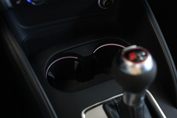 Audi RS3 Limousine 2.5 TFSI Quattro *Pano*RS-Stoelen*B&O*Camera*Keyless* Audi RS3 Limousine 2.5 TFSI Quattro *Pano*RS-Stoelen*B&O*Camera*Keyless*