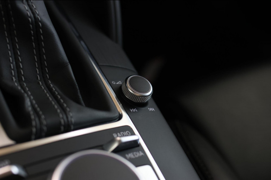 Audi RS3 Limousine 2.5 TFSI Quattro *Pano*RS-Stoelen*B&O*Camera*Keyless* Audi RS3 Limousine 2.5 TFSI Quattro *Pano*RS-Stoelen*B&O*Camera*Keyless*