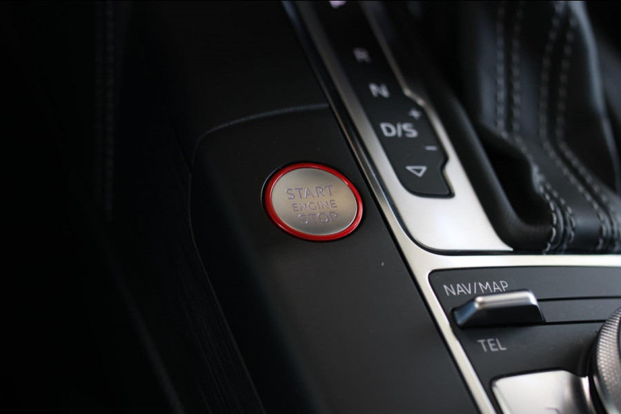 Audi RS3 Limousine 2.5 TFSI Quattro *Pano*RS-Stoelen*B&O*Camera*Keyless* Audi RS3 Limousine 2.5 TFSI Quattro *Pano*RS-Stoelen*B&O*Camera*Keyless*