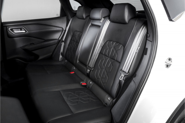 Nissan QASHQAI 1.3 MHEV Xtronic Tekna 158 PK - Automaat | Pano | Winterpakket | Elek. Stoel | Dig. Cockpit | Adapt. Cruise | Head-Up | 360 Camera | NAV + App. Connect | ECC | DAB | Elek Klep | LM 19" | 3206