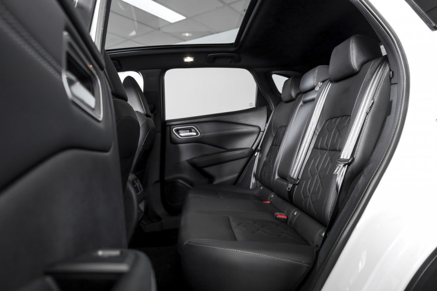 Nissan QASHQAI 1.3 MHEV Xtronic Tekna 158 PK - Automaat | Pano | Winterpakket | Elek. Stoel | Dig. Cockpit | Adapt. Cruise | Head-Up | 360 Camera | NAV + App. Connect | ECC | DAB | Elek Klep | LM 19" | 3206