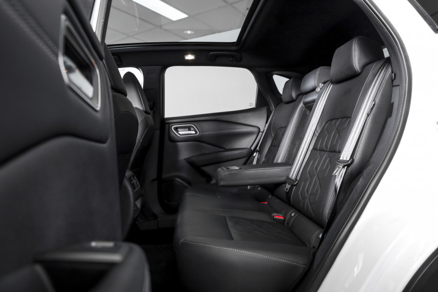 Nissan QASHQAI 1.3 MHEV Xtronic Tekna 158 PK - Automaat | Pano | Winterpakket | Elek. Stoel | Dig. Cockpit | Adapt. Cruise | Head-Up | 360 Camera | NAV + App. Connect | ECC | DAB | Elek Klep | LM 19" | 3206