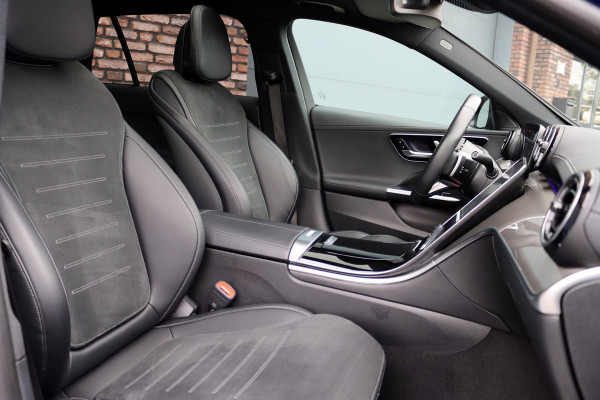 Mercedes-Benz C-Klasse Estate 300 e AMG Line | Panoramadak | Memory | Distronic | Trekhaak | Night Pakket | Dodehoekassistent | Camera | Sfeerverlichting | Mercedes-Benz C-Klasse Estate 300 e AMG Line | Panoramadak | Memory | Distronic | Trekhaak | Night Pakket | Dodehoekassistent | Camera | Sfeerverlichting |