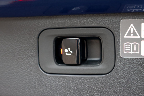 Mercedes-Benz C-Klasse Estate 300 e AMG Line | Panoramadak | Memory | Distronic | Trekhaak | Night Pakket | Dodehoekassistent | Camera | Sfeerverlichting | Mercedes-Benz C-Klasse Estate 300 e AMG Line | Panoramadak | Memory | Distronic | Trekhaak | Night Pakket | Dodehoekassistent | Camera | Sfeerverlichting |