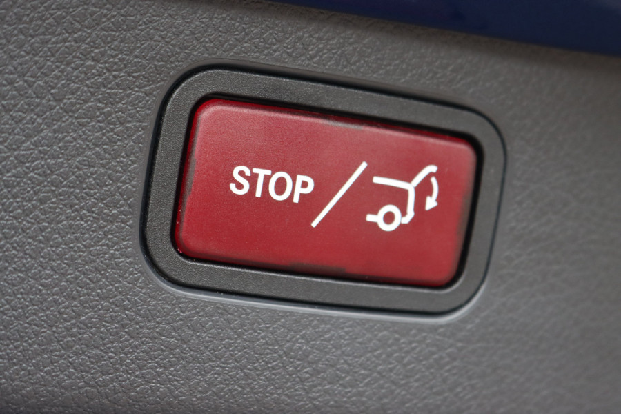 Mercedes-Benz C-Klasse Estate 300 e AMG Line | Panoramadak | Memory | Distronic | Trekhaak | Night Pakket | Dodehoekassistent | Camera | Sfeerverlichting | Mercedes-Benz C-Klasse Estate 300 e AMG Line | Panoramadak | Memory | Distronic | Trekhaak | Night Pakket | Dodehoekassistent | Camera | Sfeerverlichting |