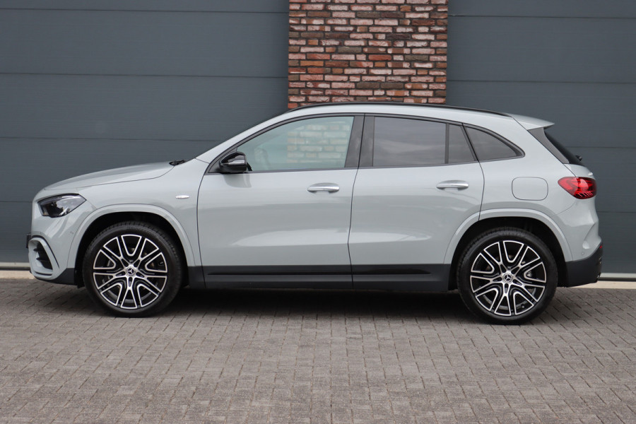Mercedes-Benz GLA 250 e AMG Line | Panoramadak | Burmester | Distronic | Memory | Trekhaak | Keyless Go | Camera | Sfeerverlichting | Dodehoekassistent |