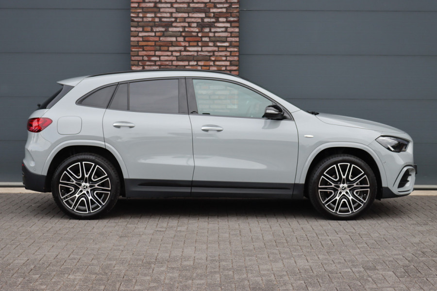 Mercedes-Benz GLA 250 e AMG Line | Panoramadak | Burmester | Distronic | Memory | Trekhaak | Keyless Go | Camera | Sfeerverlichting | Dodehoekassistent |