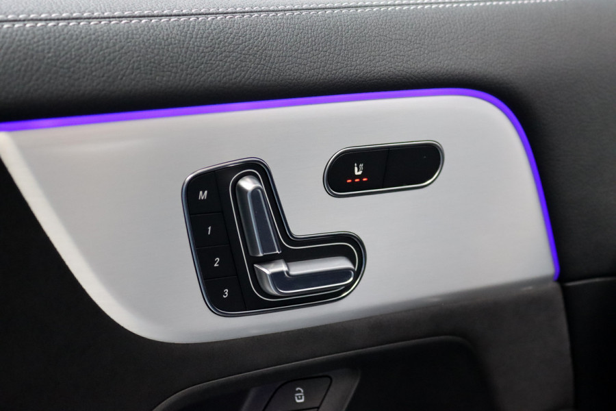 Mercedes-Benz GLA 250 e AMG Line | Panoramadak | Burmester | Distronic | Memory | Trekhaak | Keyless Go | Camera | Sfeerverlichting | Dodehoekassistent |